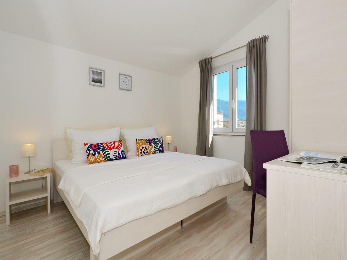Apartments Ante Anita Каштела Экстерьер фото